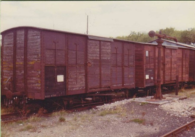 41 - SALBRIS  CF Du Blanc - Argent, des Wagons couverts.jpg