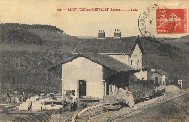 42 - Saint-Just-en-Chevalet (Loire) - La Gare 1903 - Edition Charpenet.jpg