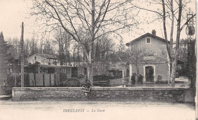 26 - DIEULEFIT la gare.jpg