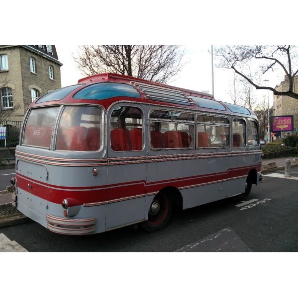 Galion minibus Amiot (Laval) - 1957b.jpg