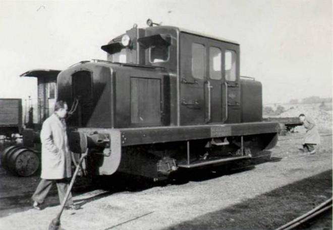 08 - RESEAU DE LA SUCRERIE DE MONTCORNET - RENNEVILLE - TRACTEUR DIESEL MOYSE A 2 ESSIEUX.jpg