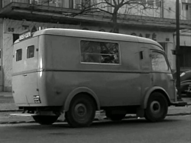1947-renault-1000-kg-ambulance-r2060.jpg
