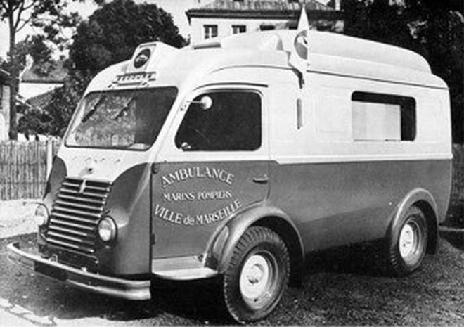 R2065 - Ambulance Carrier (rehausse centrale) 1953 -.jpg