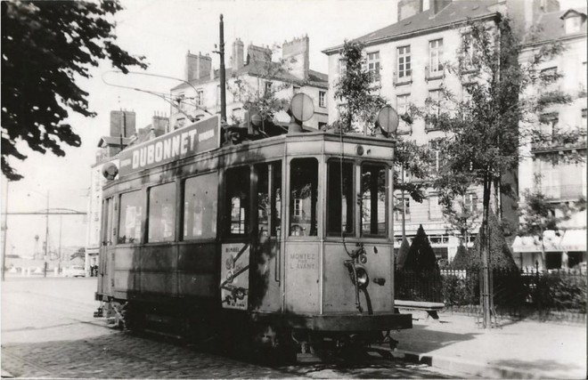 44 - Tramway - Nantes Place Royale-Terminus - photo Laurent.jpg