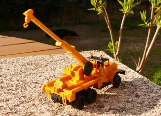 Roco 1409 GMC avec grue 04.JPG