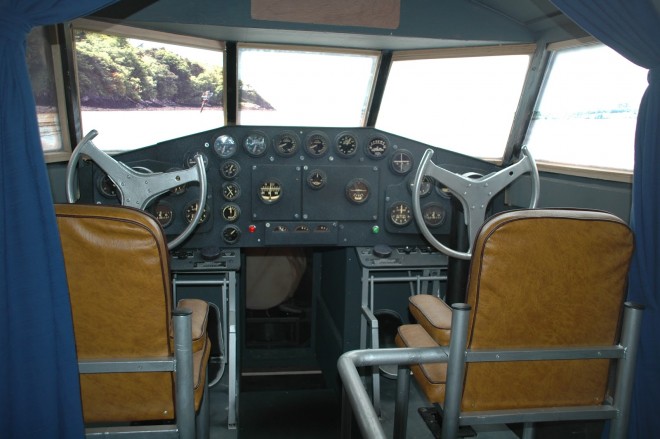 Foynes - Cockpit Boeing 314.jpg