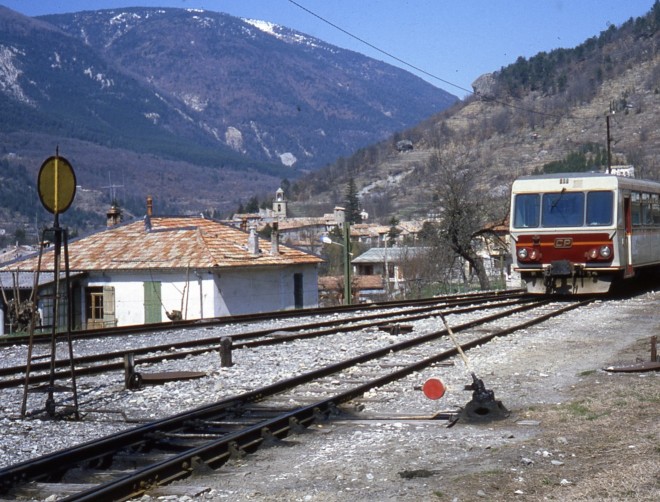 Papillon ligne Digne Annot.jpg