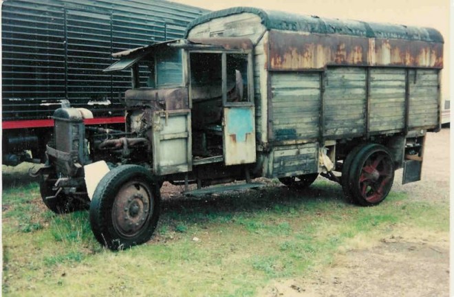 Berliet CBA pneus train avant.jpg