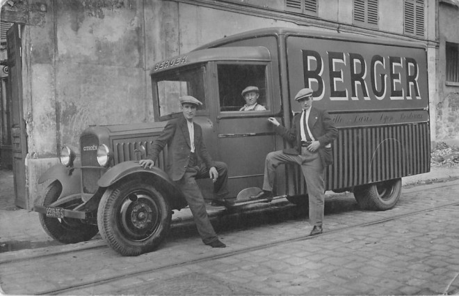PARIS X. Camion Citroen Berger livraison Absinthe 36 rue Hauteville pour Lille Paris Lyon Bordeaux Photographe Daniel Bd Magenta.jpg
