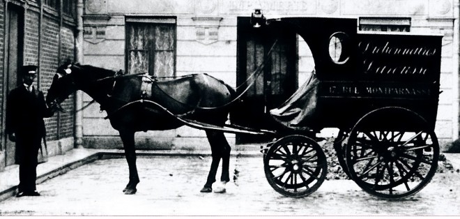 Hippomobile-Voiturelivraison-1910.jpg