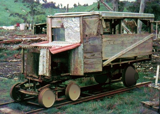 Bush tram Waiatahuna modifié.jpg