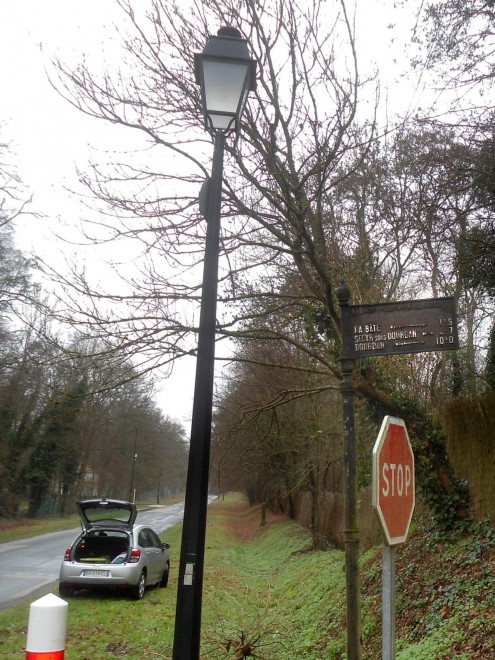 ROCHEFORT EN YVELINES -- Plaque de cocher - 30 déc 2018 (1).jpg