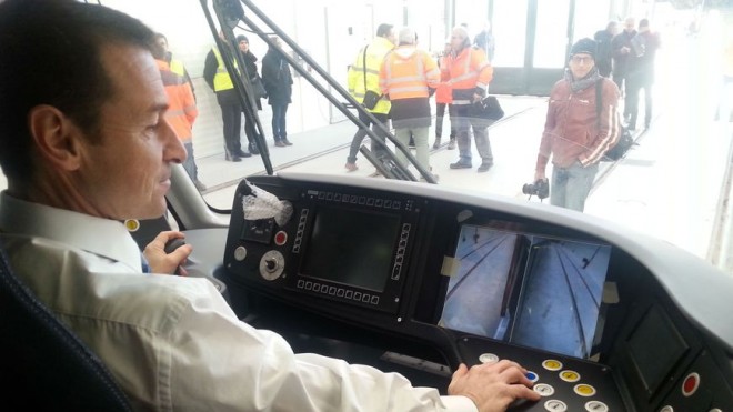 870x489_premier_essai_tram_avignon_c.jpg