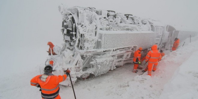 b-brockenbahn-im-schnee-bein.jpg