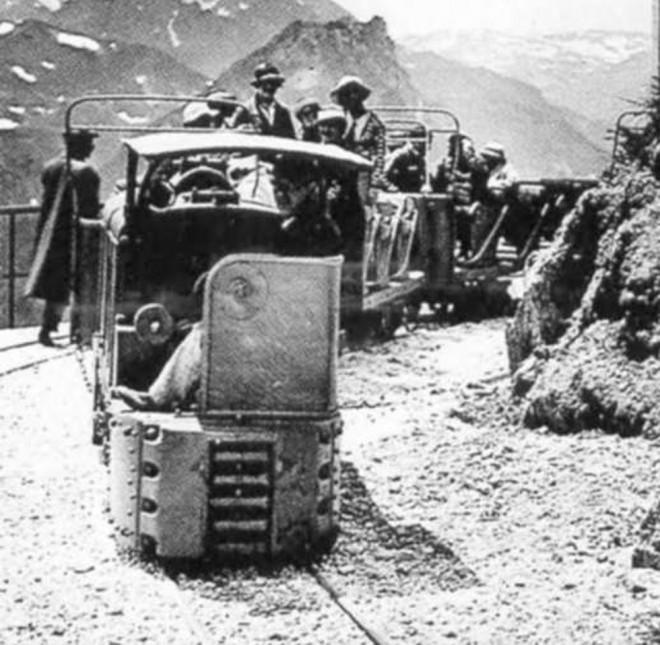le-petit-train-d-artouste-en-1933.jpg