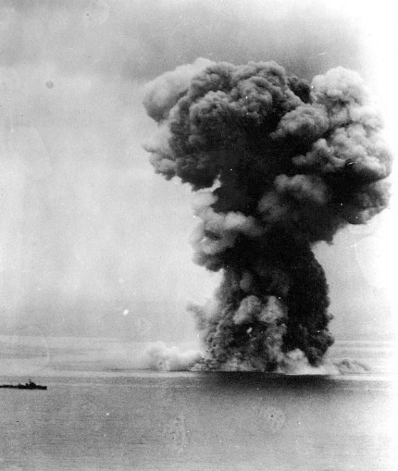 Yamato_explosion.jpg
