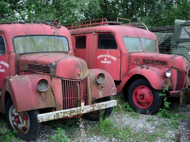 FORD Poissy - 2 types d'ailes.jpg