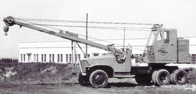 Grue Nordest série 30 sur GMC CCKW 353 (28 mai 1958).jpg