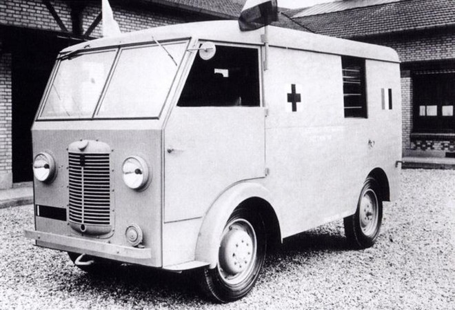 Chenard et Walcker T60 - 1941.jpg
