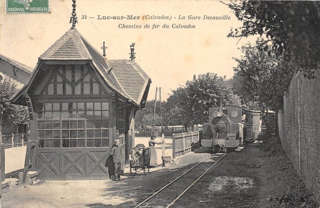 14 - LUC SUR MER LA GARE DECAUVILLE CHEMIN DE FER DU CALVADOS.jpg