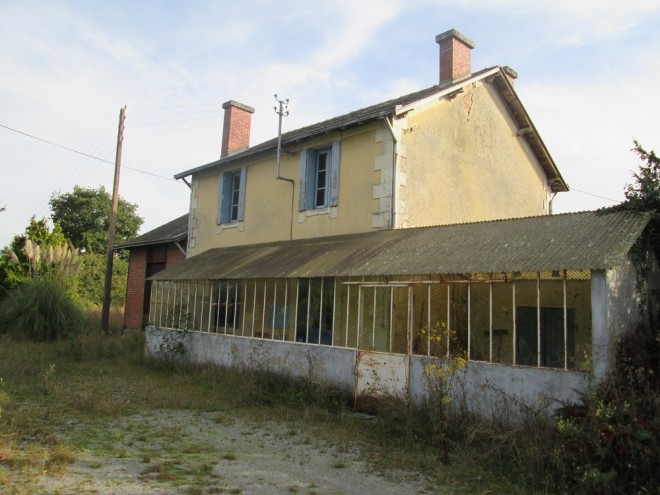 Gare de Saint Jean de Linières (2).JPG