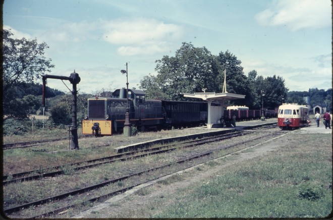 POC Seilhac arrivée BB402 train MV avec B39 + X 247 17.8.67.jpg