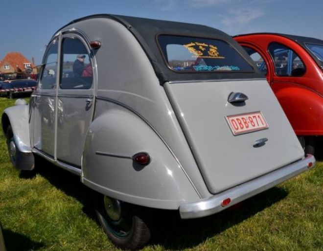 2 CV Belge AR.jpg