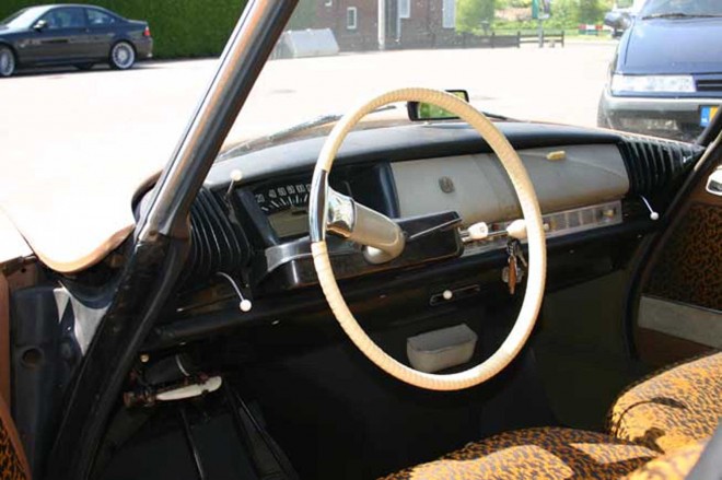 ID 19 F - 1960 T2Bord.jpg