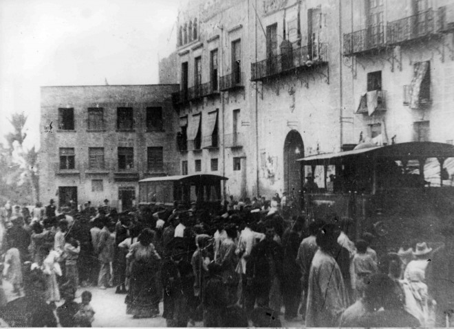 Elche-tranvia-Alicante-a-Elche-y-Crevillente-plaza-mayoraño-1905-UMH.jpg