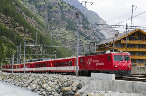 Matterhorn Gotthard Bahn.jpg