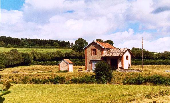 M Razou Gare du Tacot Brinon-Corbigny.jpg