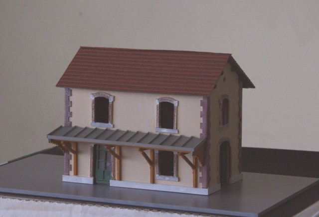 Gare CBR Auvent.jpg