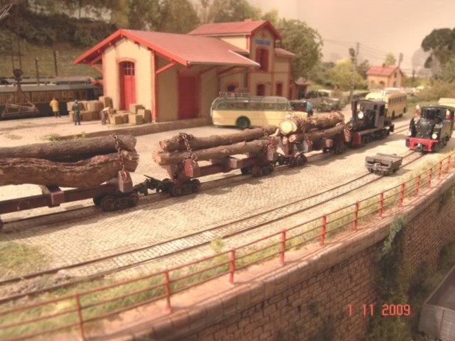 Skeletonlogcar006.jpg