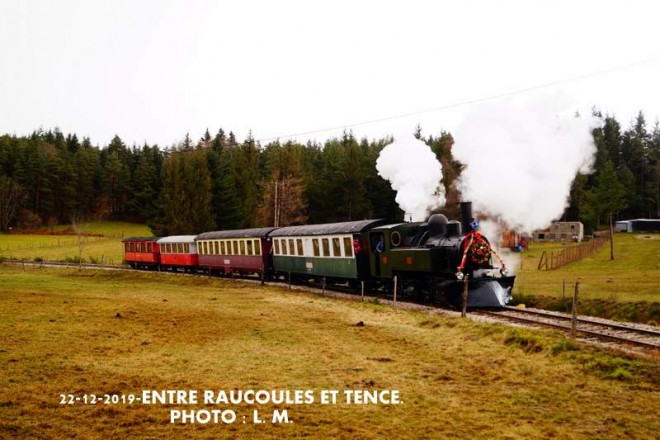 VOIES FERREES DU VELAY TRAIN DU PERE NOEL  22-12-2019       (33).JPG