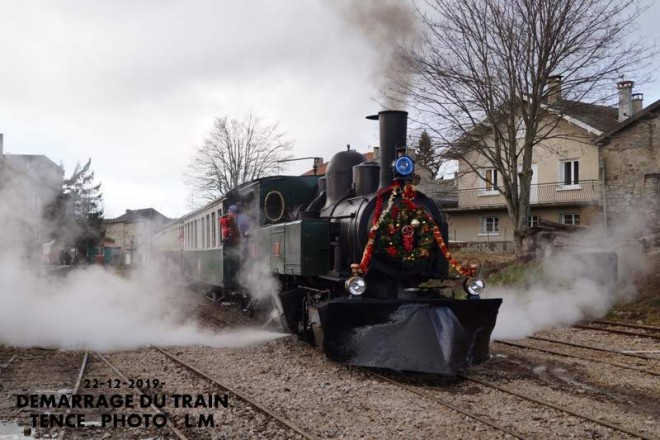 VOIES FERREES DU VELAY TRAIN DU PERE NOEL  22-12-2019       (90).JPG