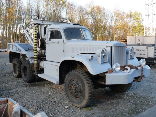 Diamond T Wrecker - Grue Holmes (1).JPG