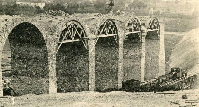 Construction viaduc des Fauvettes.jpg