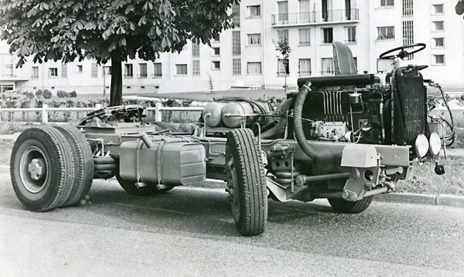 Bernard-chassis-nu-tracteur-35-T-1960.jpg