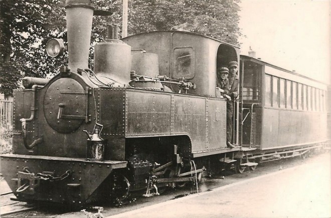 45 - Pithiviers - Train en Gare de Toury - Locomotive 030 -.jpg