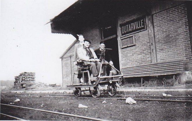 45 - OUTARVILLE, TPT Gare, draisine à Bras.Tramway Pithiviers Toury.. Photo Pérève.jpg