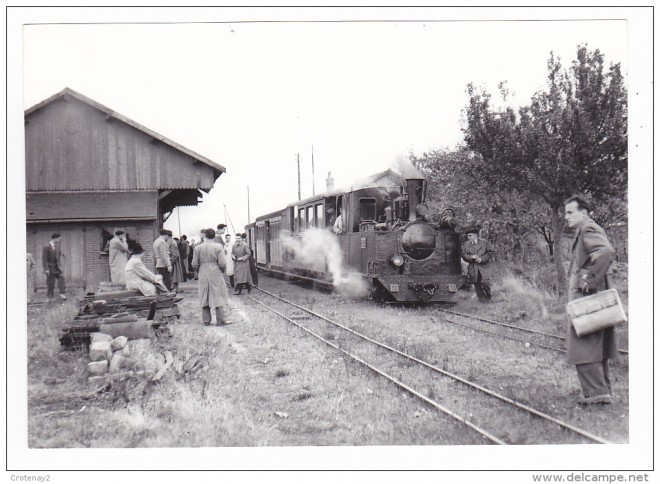 Outarville PHOTO Train Voyageurs Tramways de Pithiviers à Toury Le 19 octobre 1952.jpg
