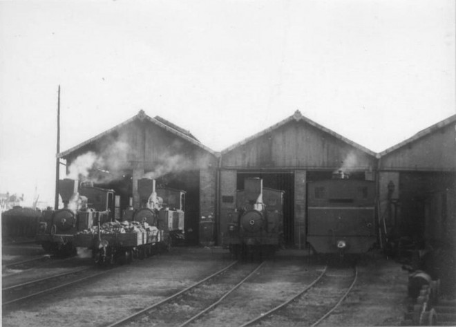 41 - BA PHOTO J. Chapuis  - LOCOMOTIVES en GARE.jpg
