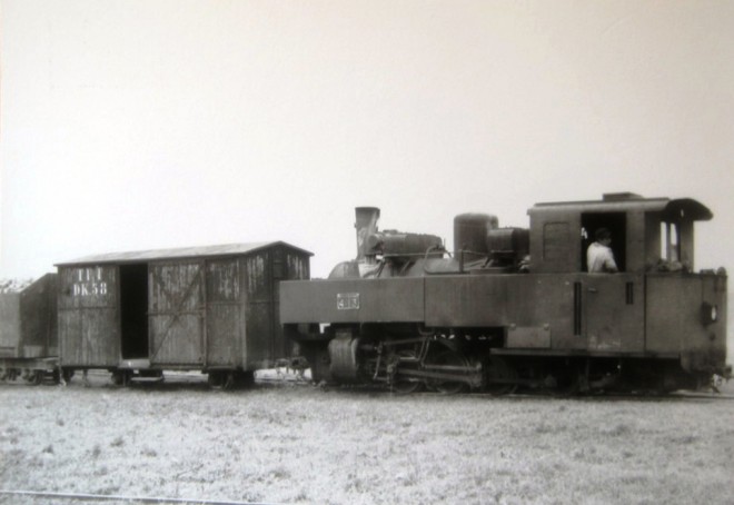 45 - Locomotive 4.12 (Franco Belge 1945) manoeuvrant à Outarville 12 août 1961.jpg