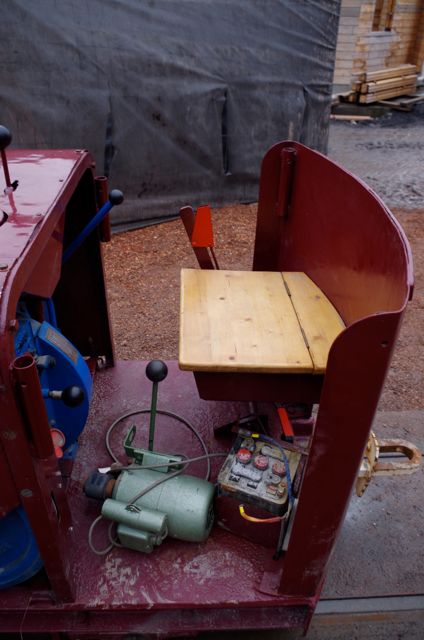 8 Locotracteur PONY Jenbach Pairi Daiza.jpg