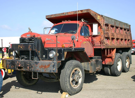 Mack B 80 (3).jpg
