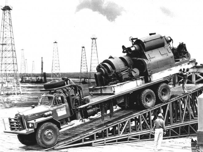 mack_b80_two-side_dump_truck_1.jpg