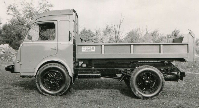 75 - Decauville - Benne La Lilloise - Paris - Camion Renault.jpg