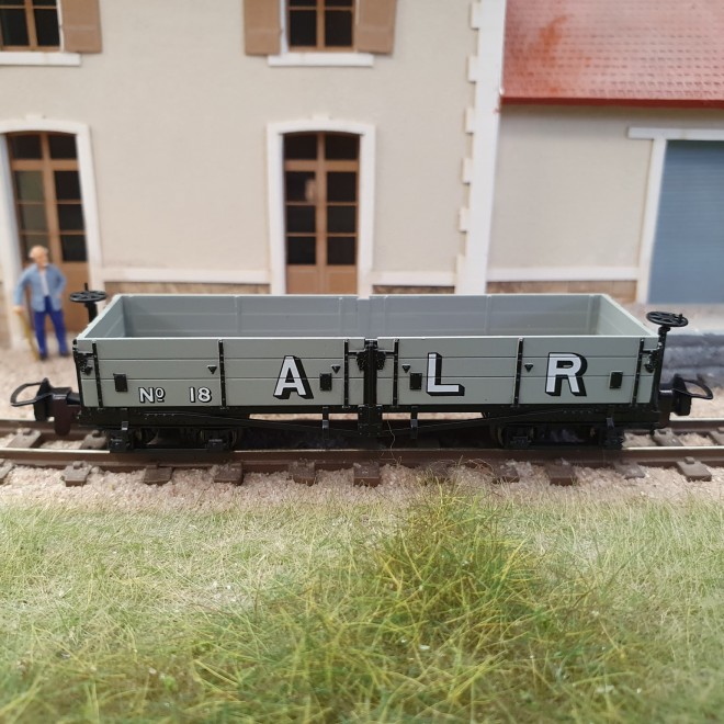393055.jpg