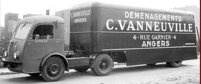 Panhard-Semi-Fourgon.JPG