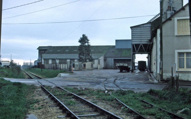 1983-04-108vm.jpg